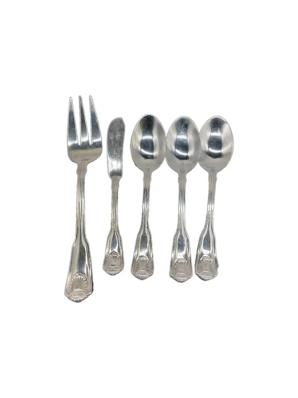 International Coquille 3 Spoons 1 Serving Fork 1 Butter Knife Shell Lot Of 5